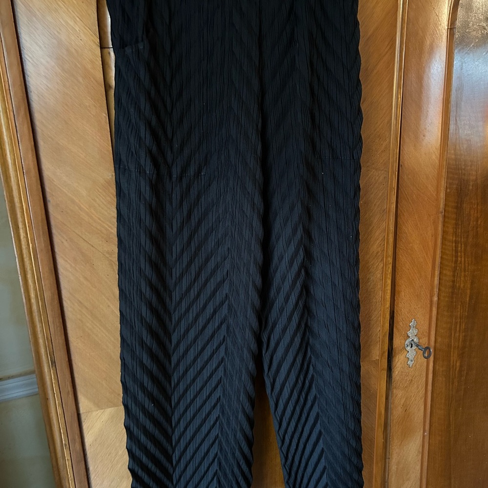 Chevron Black Textured Pants and Green crinkle top